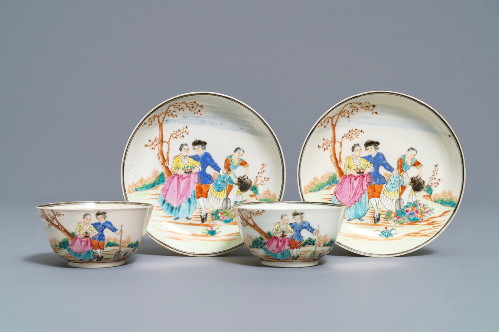 Deux tasses et soucoupes en porcelaine de Chine famille rose &agrave; sujet europ&eacute;en, Qianlong